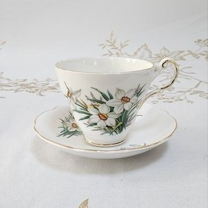 Vintage Regency Bone Fine Bone China Tea Cup & Saucer - White Flowers/Gold Gilt